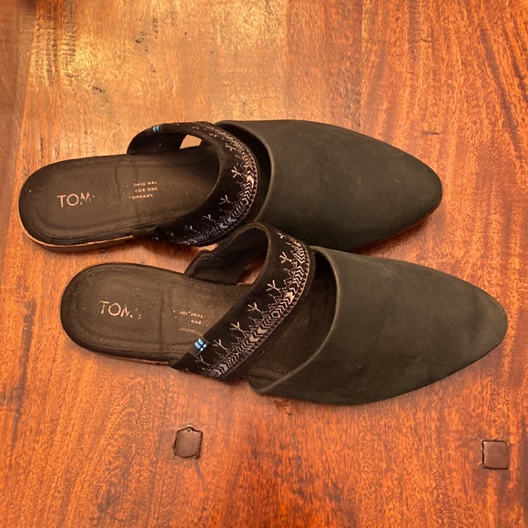 TOMS Jutti Embroidered Slip On Flats | Mules • Black • US 9 - Picture 2 of 7